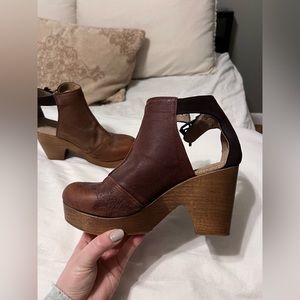Free People Clogs